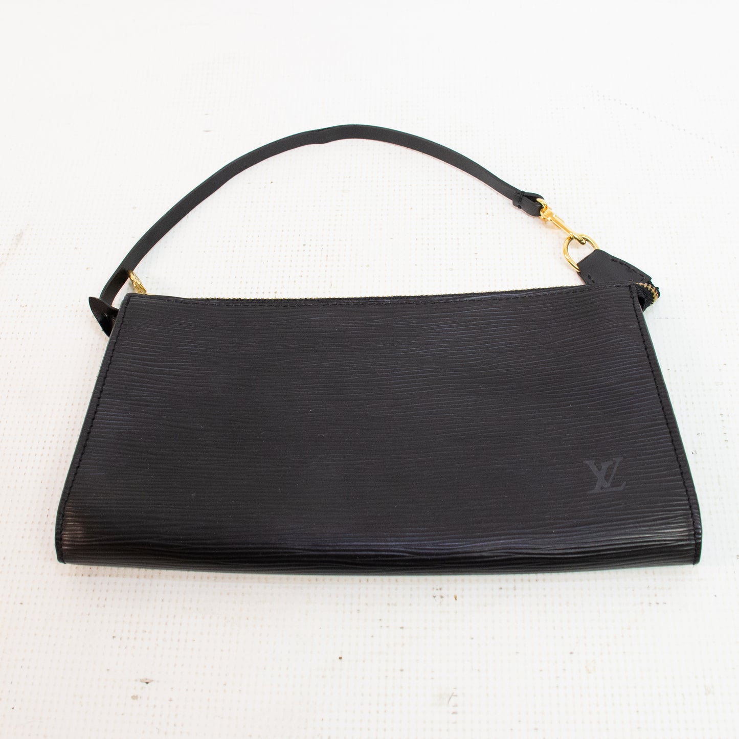 Louis Vuitton EPI Pochette Black Accessories Shoulder Bag