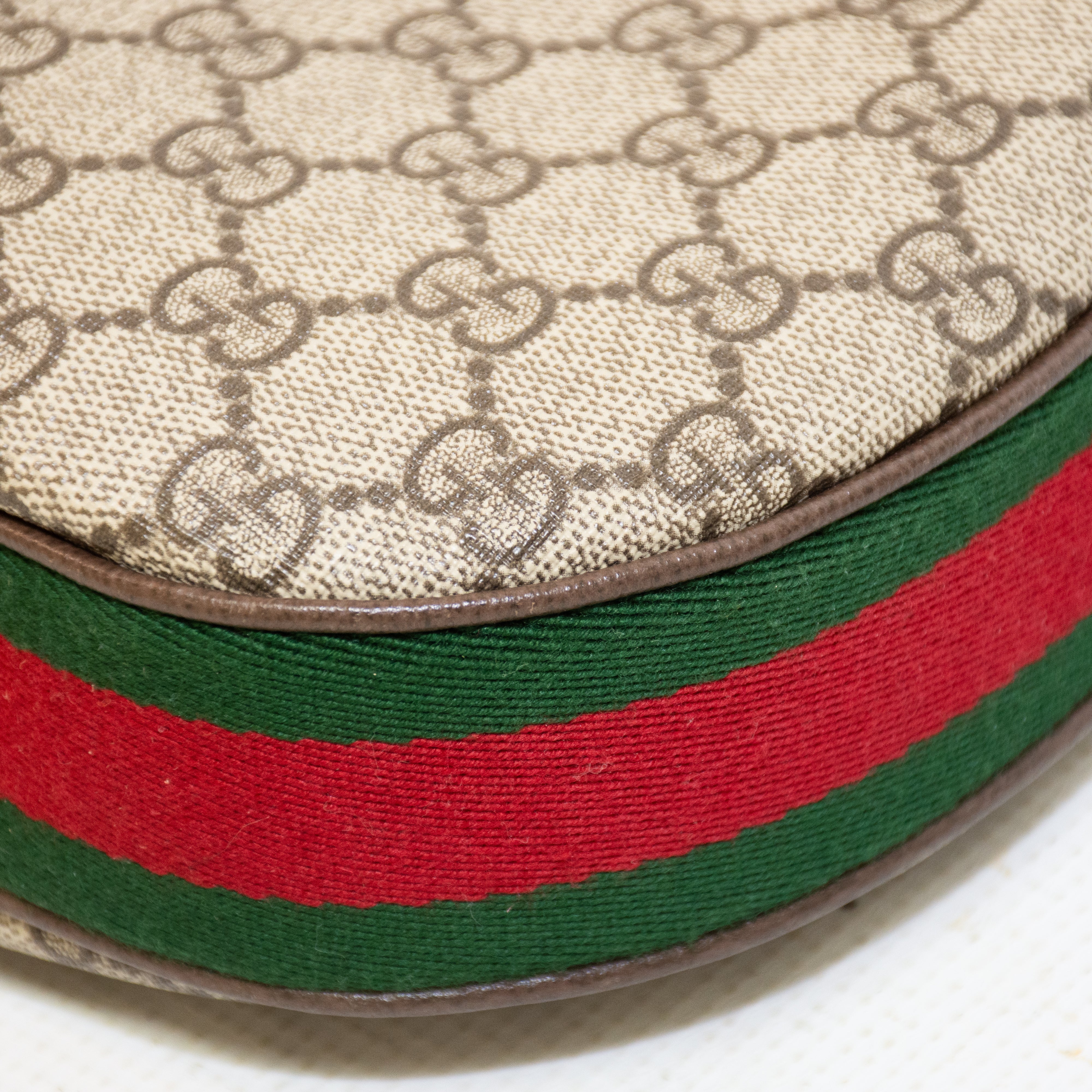 Gucci Attache Dumbling Cross Body Bag - 702823