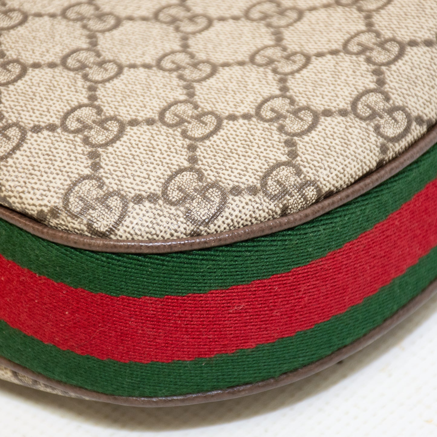 Gucci Attache Dumbling Cross Body Bag - 702823