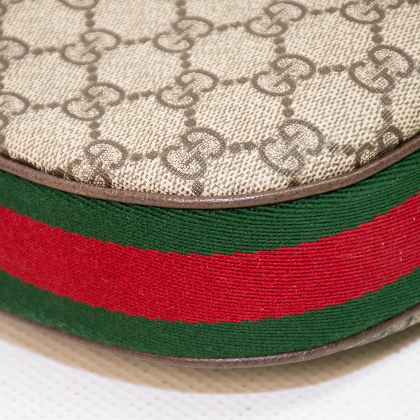 Gucci Attache Dumbling Cross Body Bag - 702823