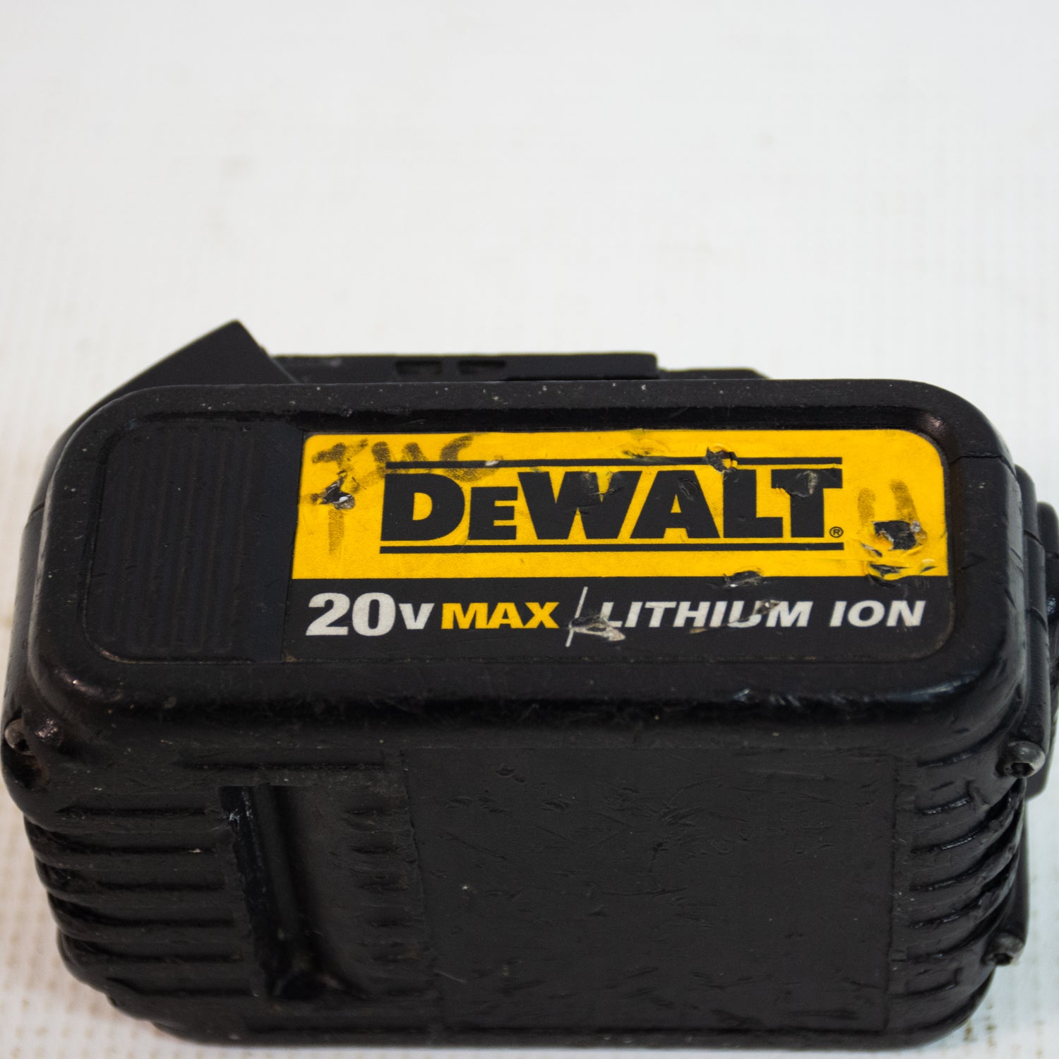 DEWALT DCB200 20V 3Ah Battery