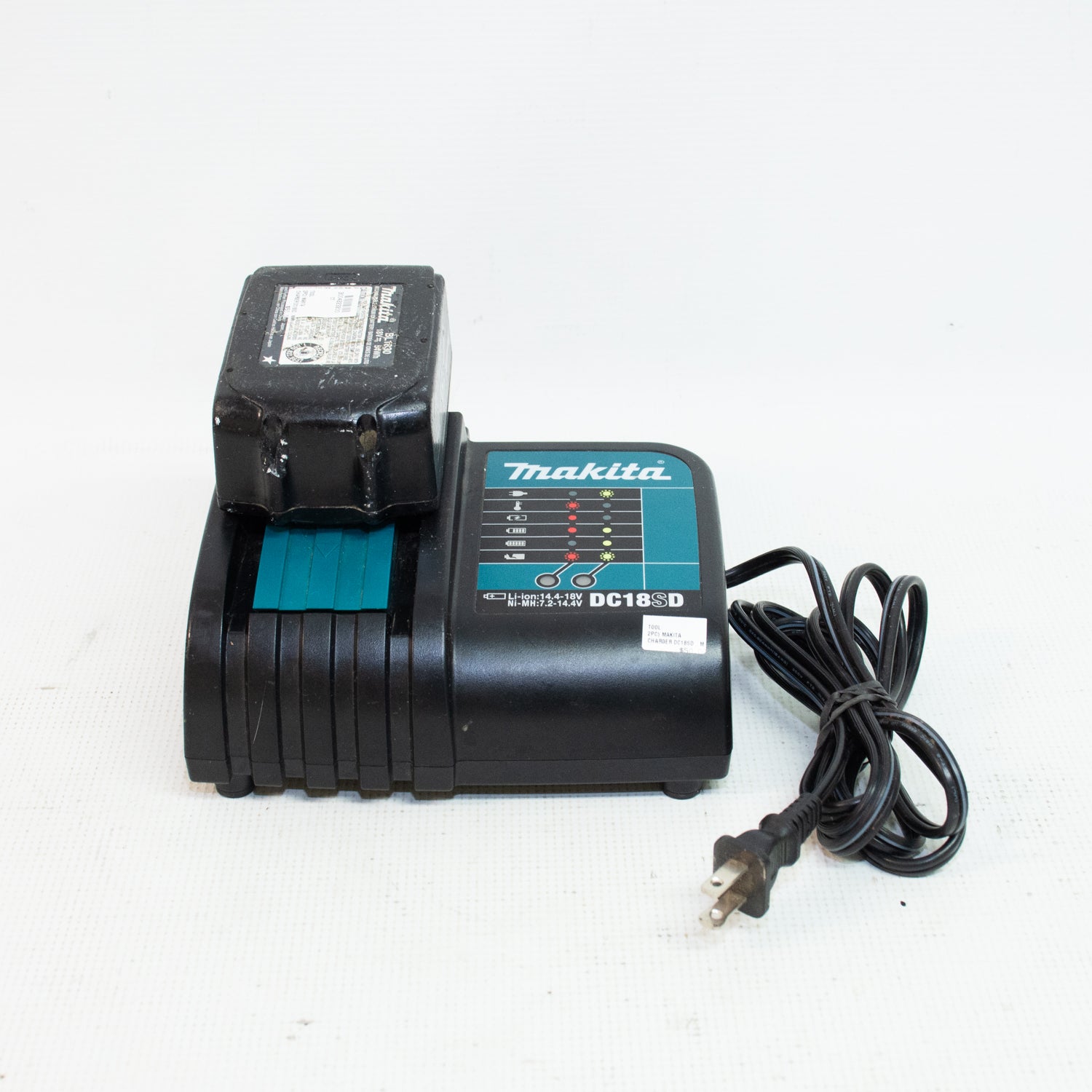 Makita DC18SD Charger & BL1830 18V Battery Bundle