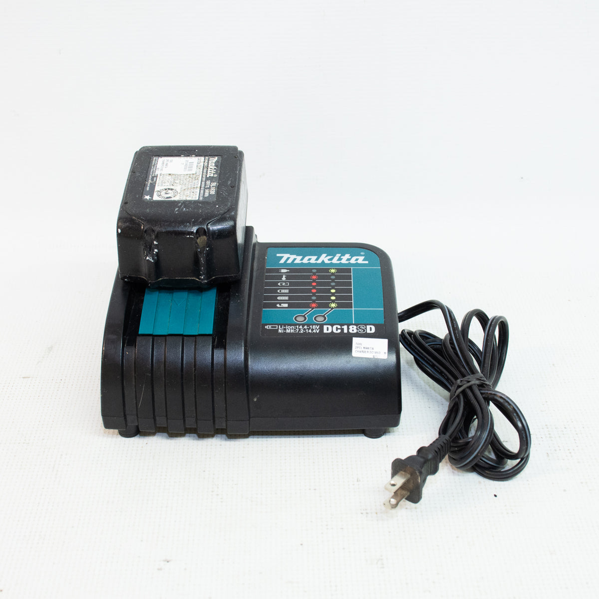 Makita DC18SD Charger & BL1830 18V Battery Bundle