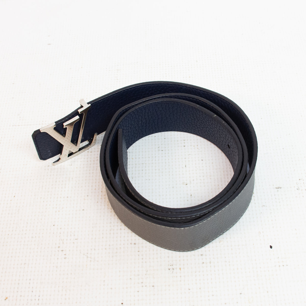 Louis Vuitton Taurillon Leather LV Belt - M0532