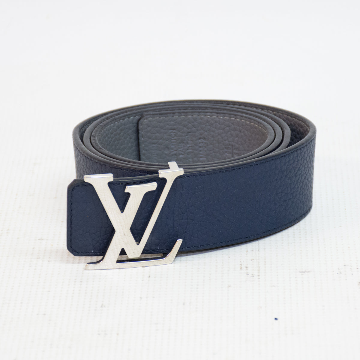 Louis Vuitton Taurillon Leather LV Belt - M0532