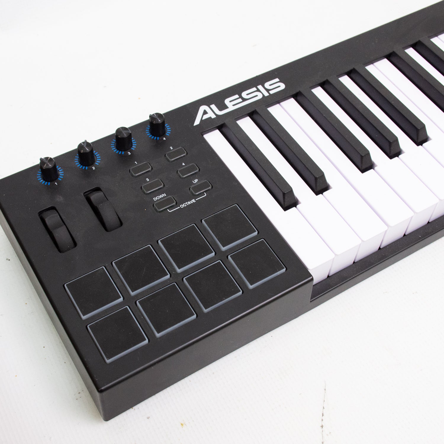 Alesis V61 61-Key USB/Midi Keyboard Controller