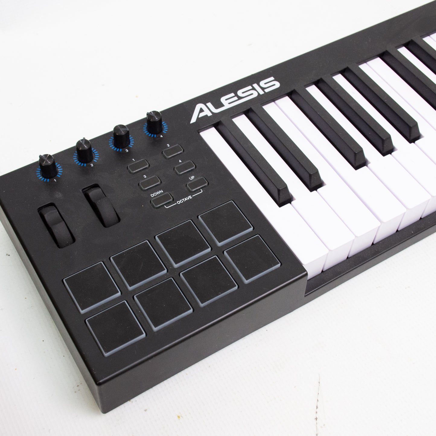 Alesis V61 61-Key USB/Midi Keyboard Controller