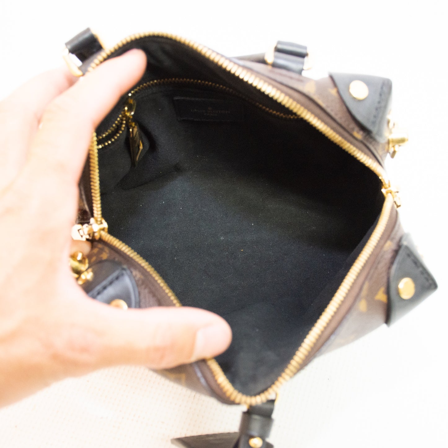 Louis Vuitton Malle Souple Petite Purse