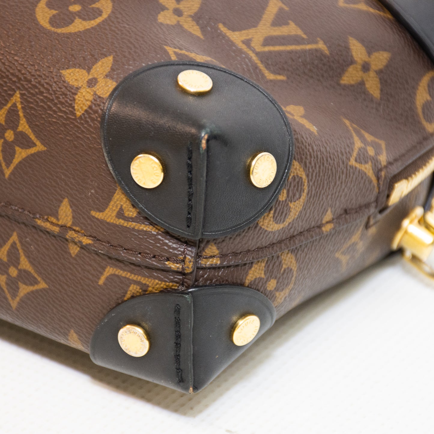 Louis Vuitton Malle Souple Petite Purse