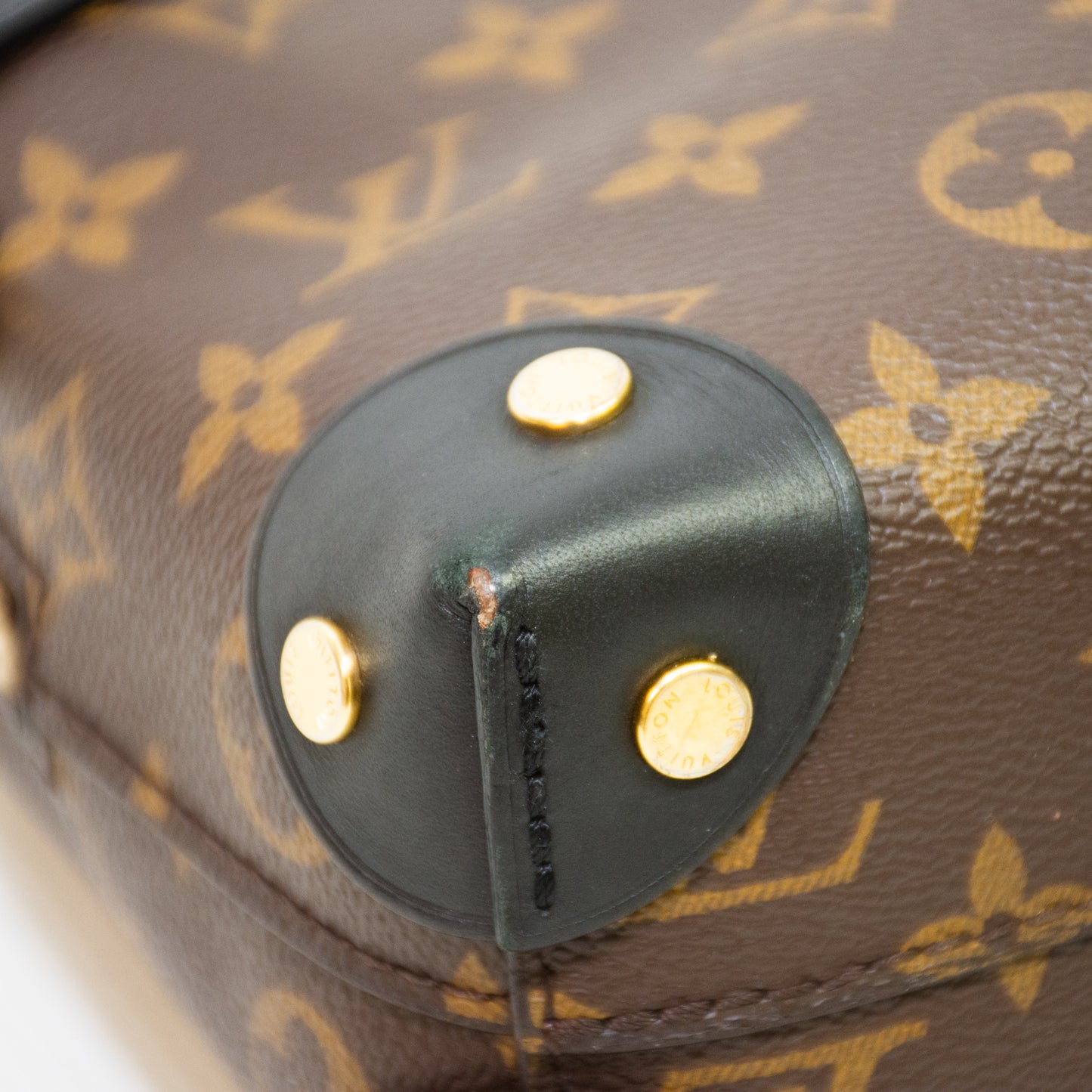Louis Vuitton Malle Souple Petite Purse
