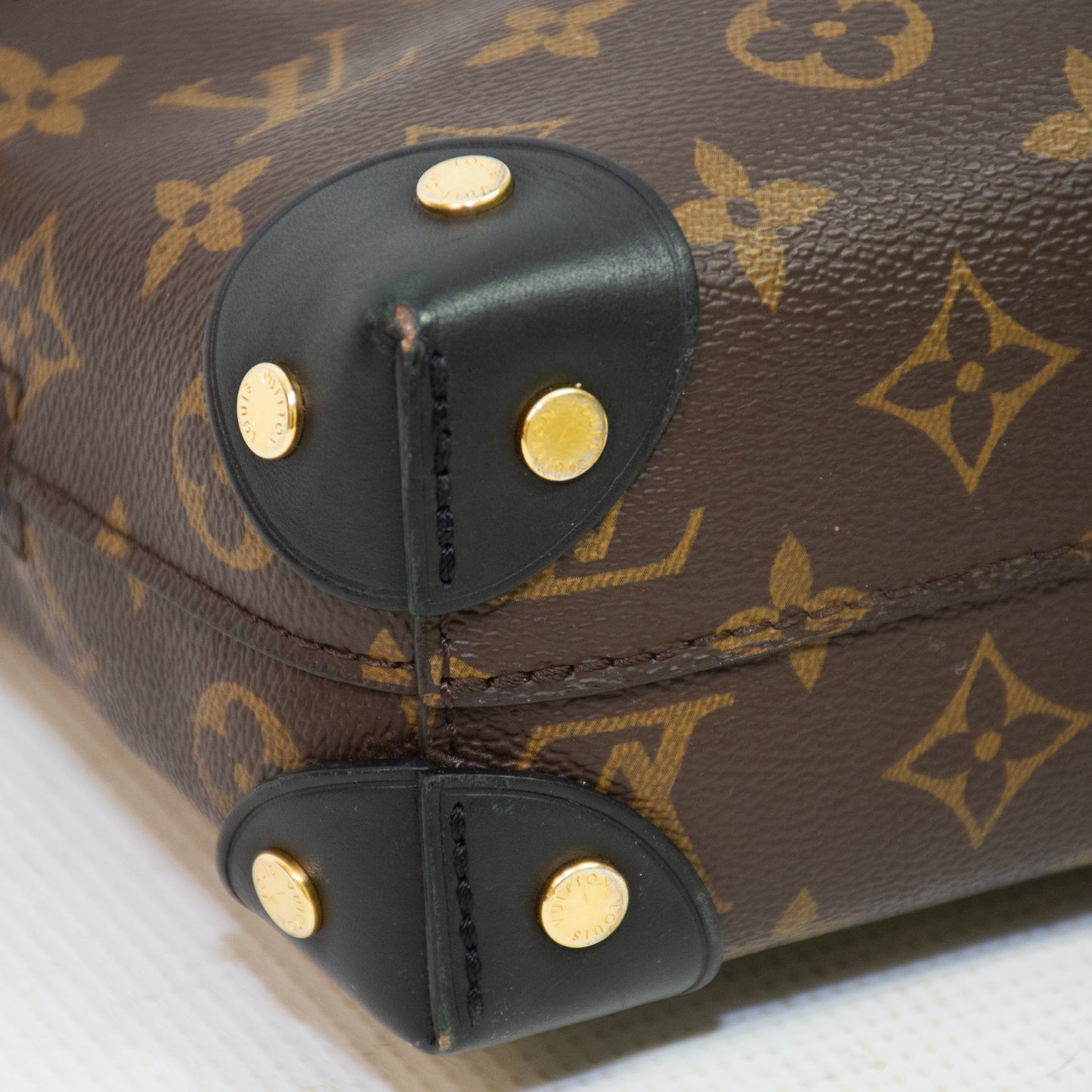 Louis Vuitton Malle Souple Petite Purse