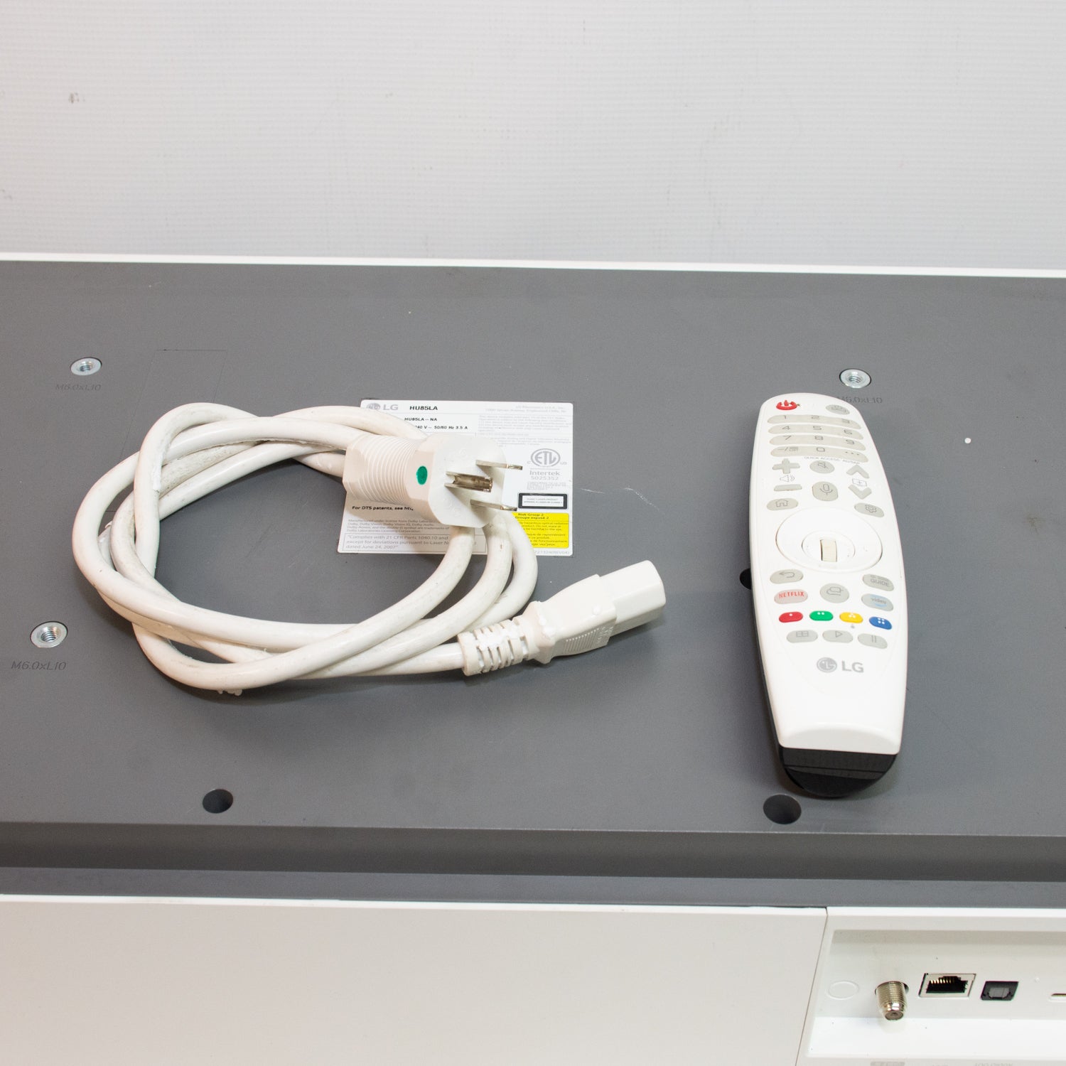 LG HU85LA 4K UDH LAser Home Theater Cinebeam Projector