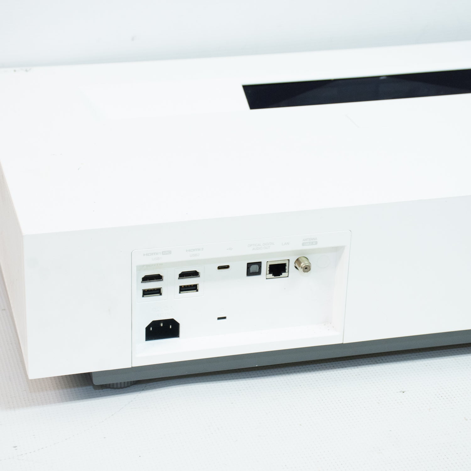 LG HU85LA 4K UDH LAser Home Theater Cinebeam Projector