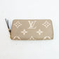 Louis Vuitton M69794 Giant Zippy Cream Wallet