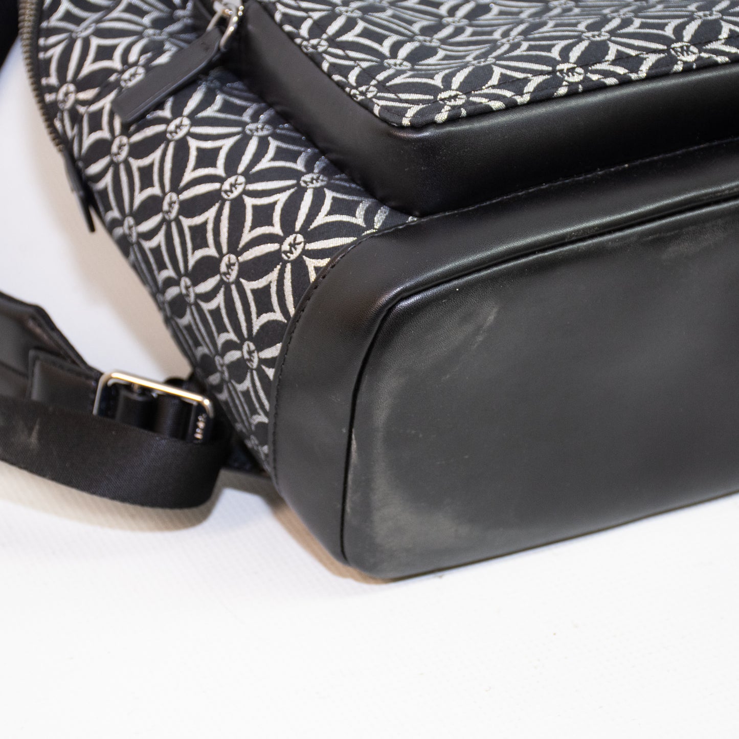 Michael Kors Grapick Black/Silver Signature Backpack - 37F4LCOB8U