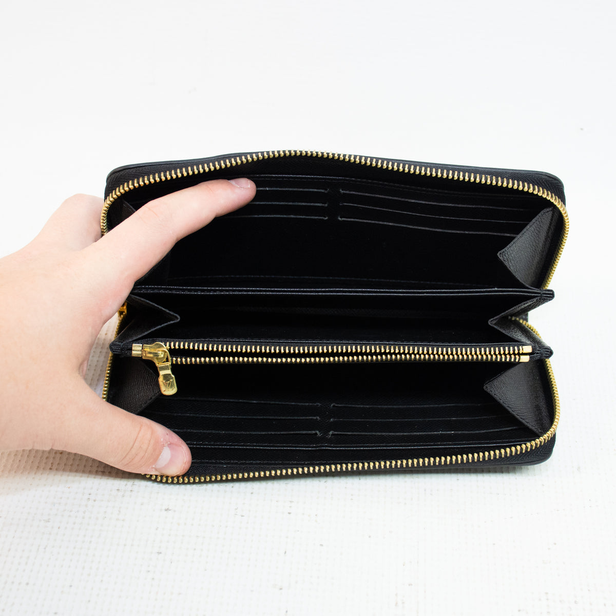 Louis Vuitton Black EPI Zippy Wallet - M61857