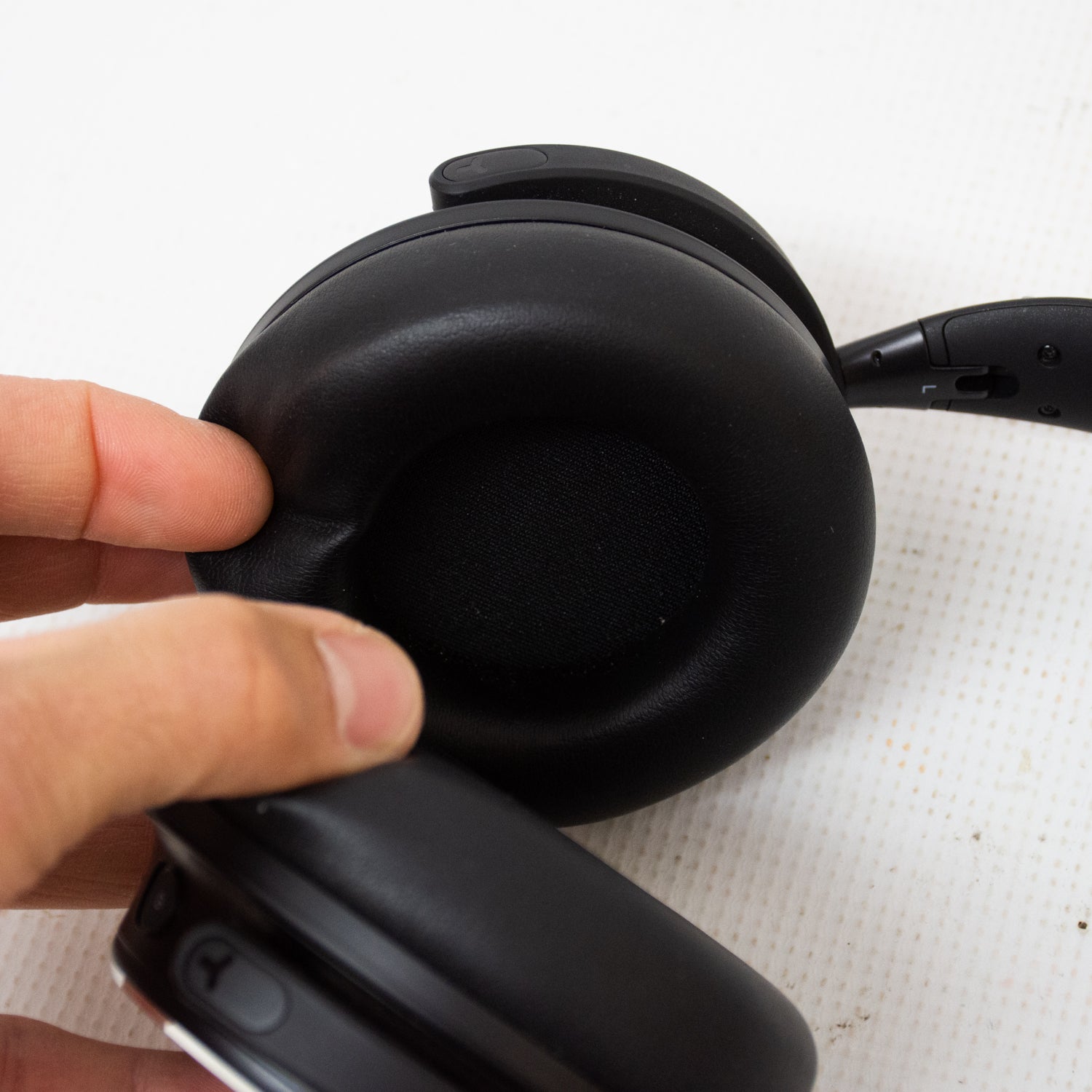 AKG Y600NC Headphones