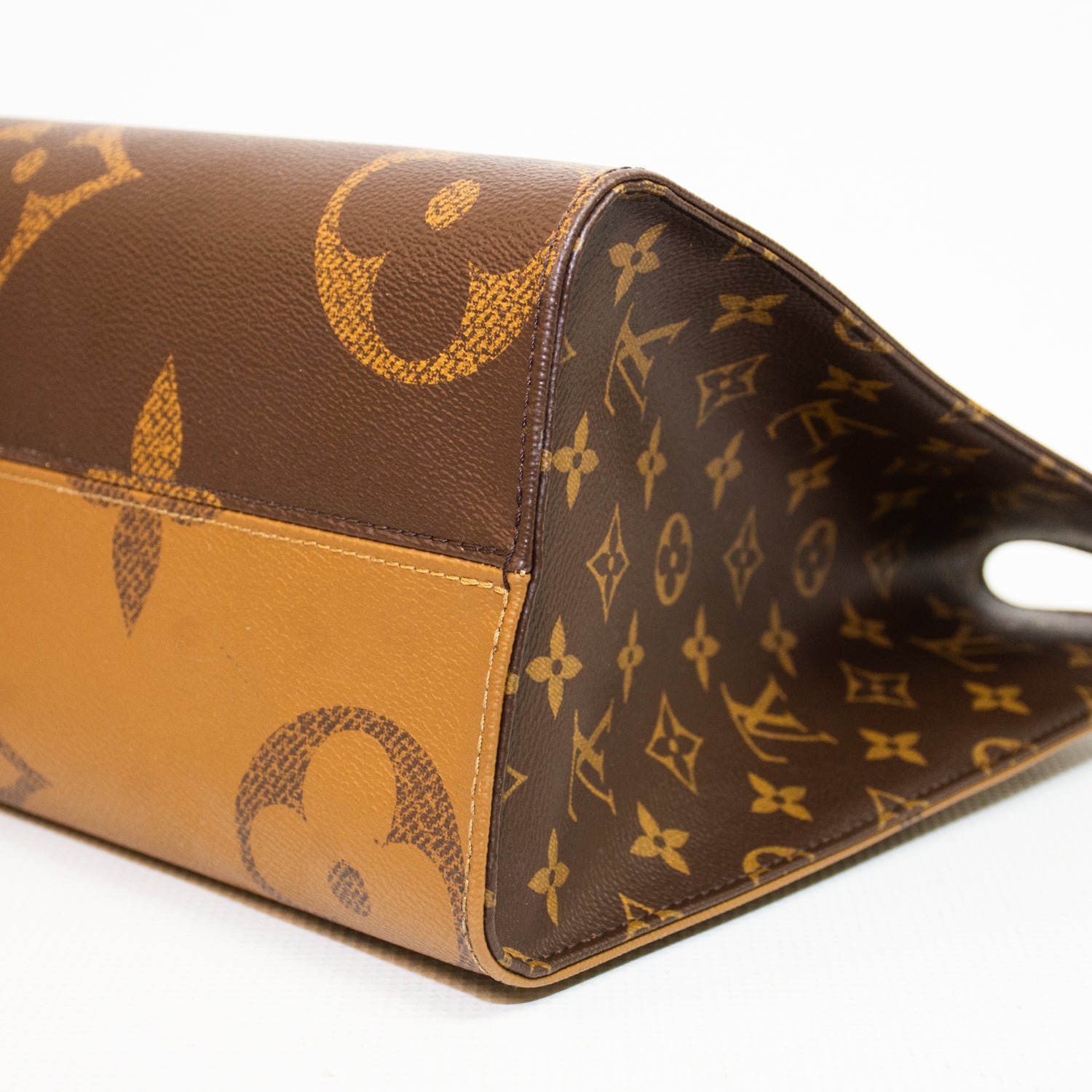 Louis Vuitton M45321 OnTheGo MM Monogram Handbag