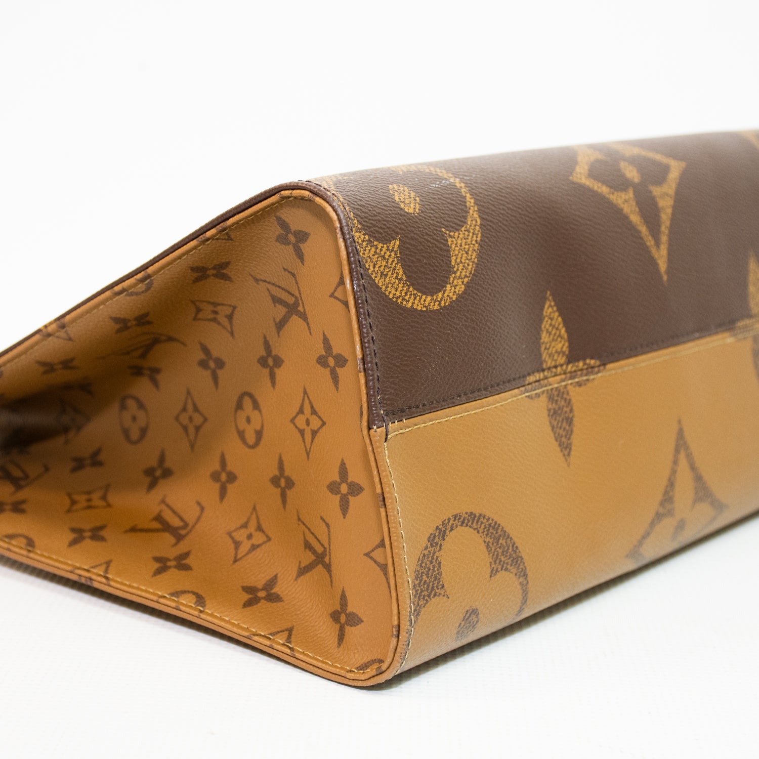 Louis Vuitton M45321 OnTheGo MM Monogram Handbag