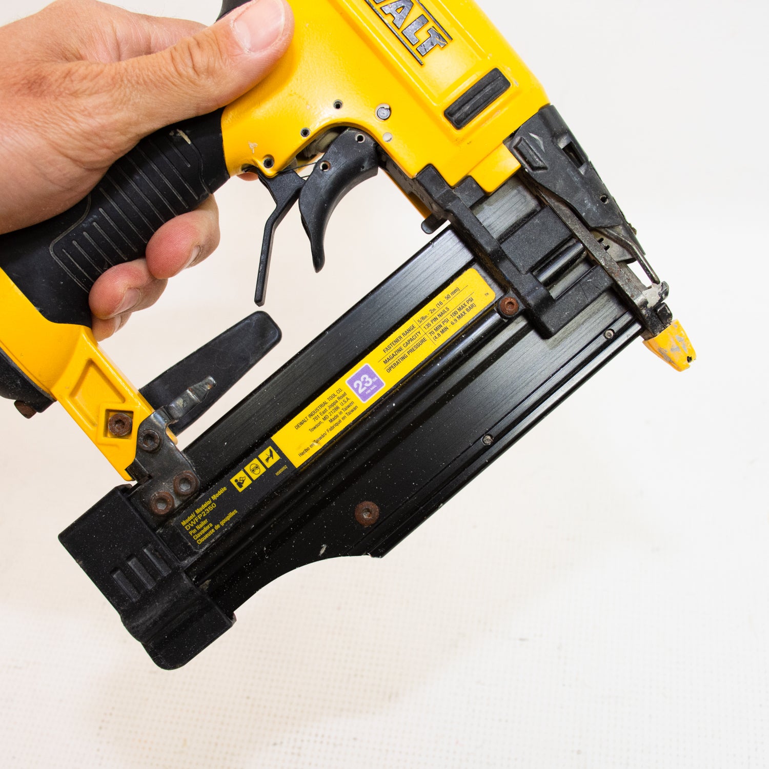 DEWALT DWFP2350 23 Gauge Pin Nailer