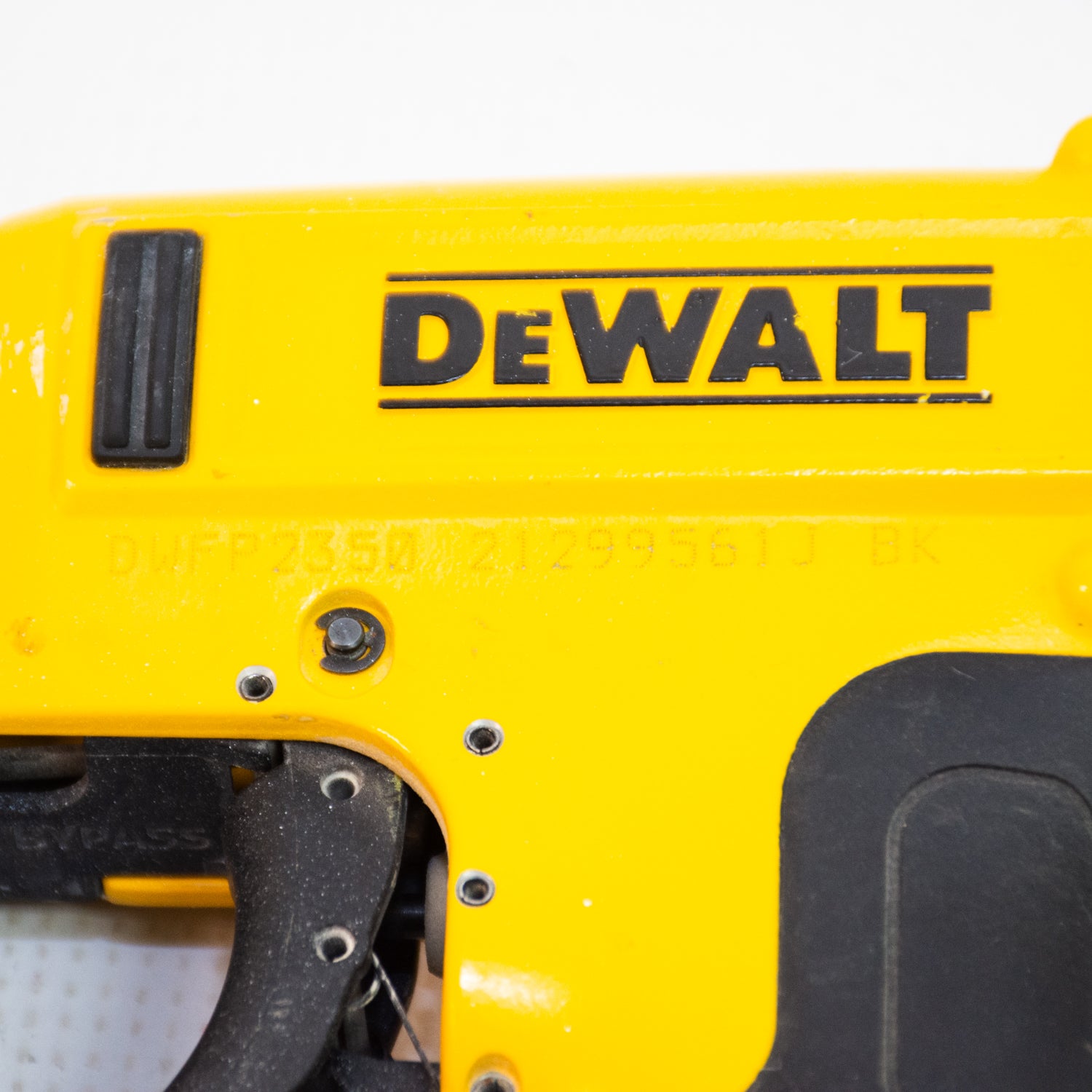 DEWALT DWFP2350 23 Gauge Pin Nailer