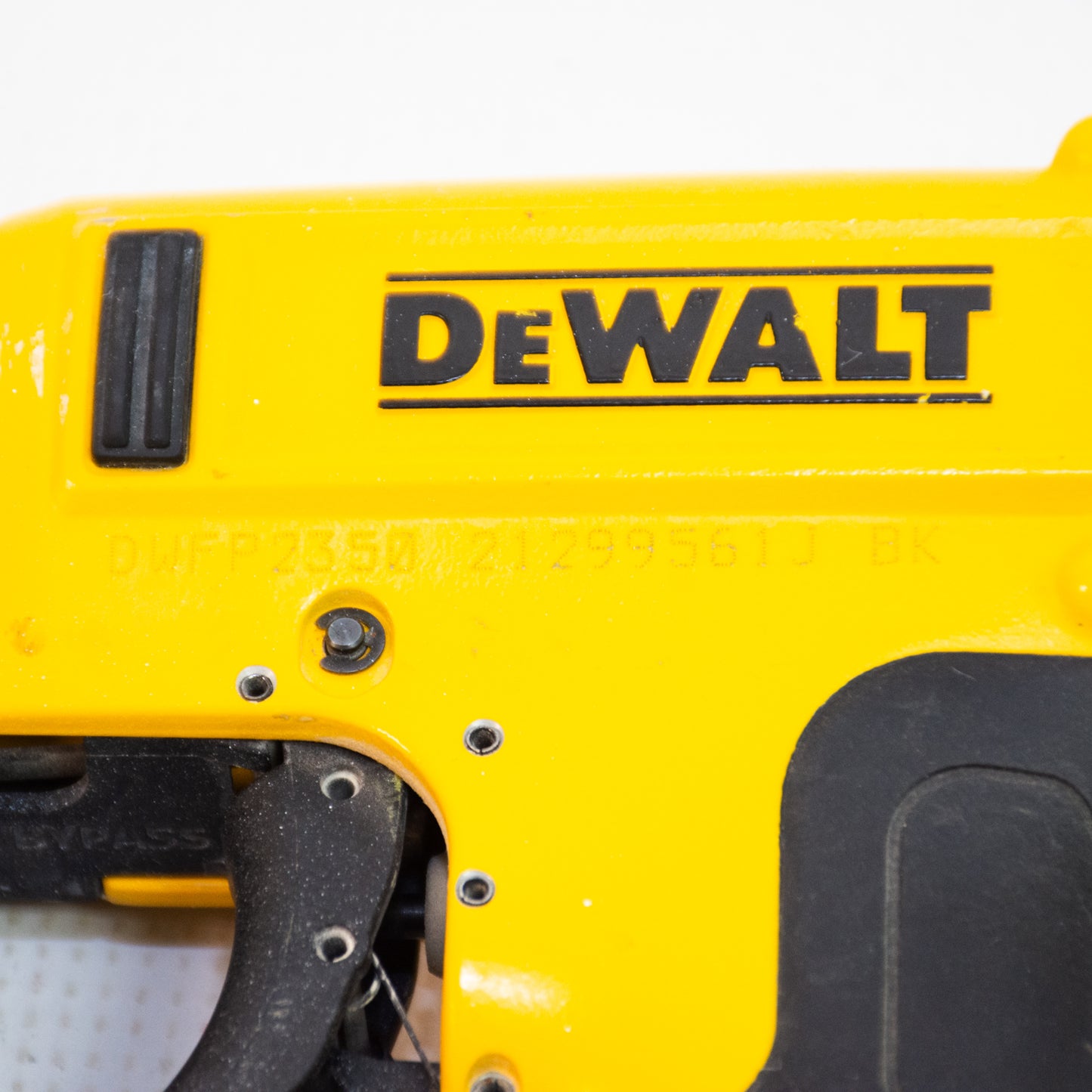 DEWALT DWFP2350 23 Gauge Pin Nailer