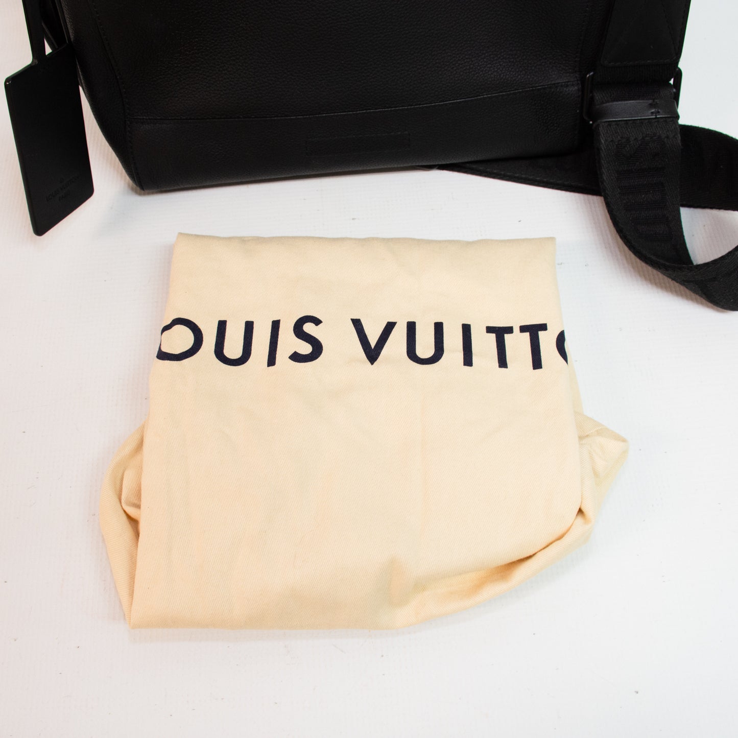 Louis Vuitton Take Off Noir Men's Messenger Bag