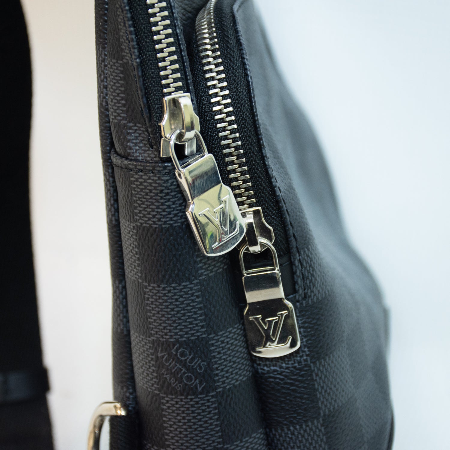 Louis Vuitton N41719 Damier Graphite Ave Sling Bag