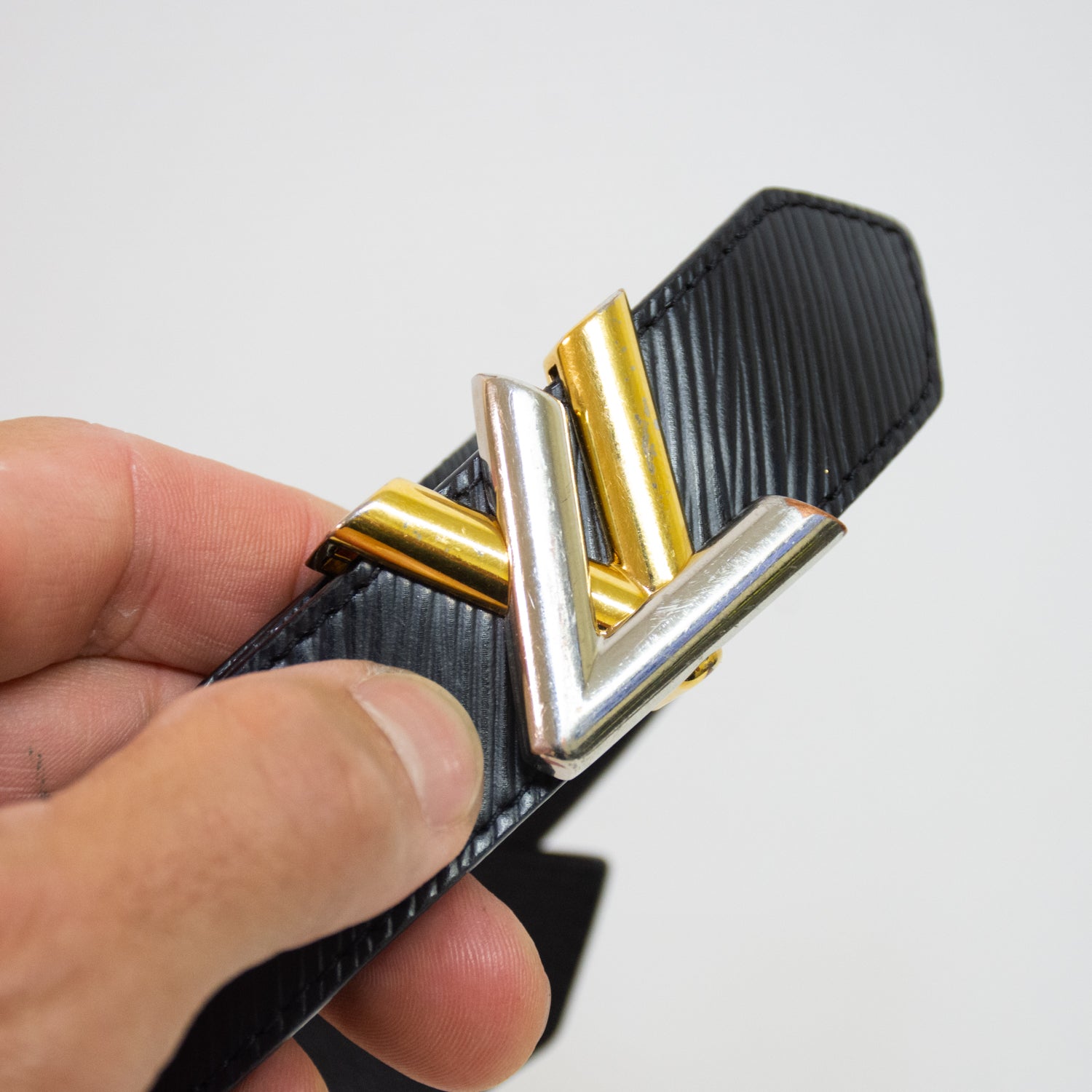 Louis Vuitton BC0137 Ladies LV EPI Twist Gold/Silver Logo Belt