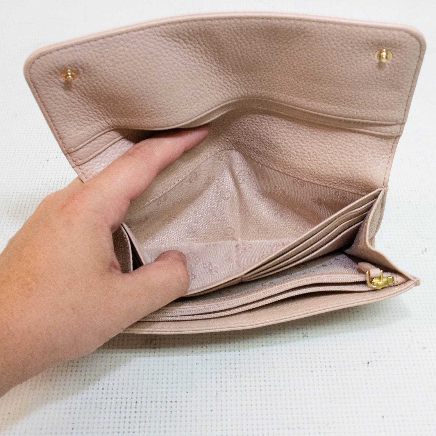 Tory Burch Bombe Light Pink Wallet
