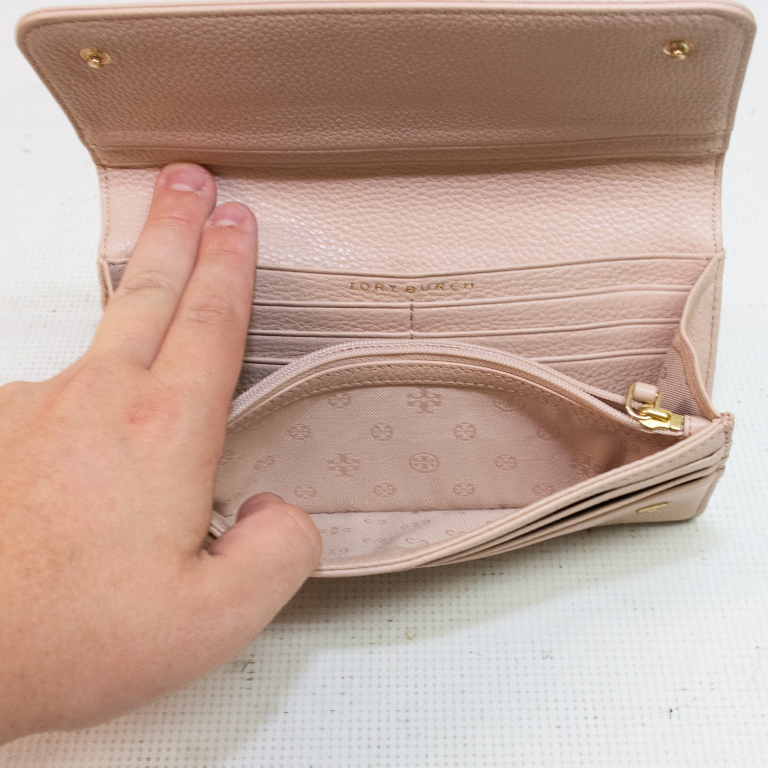 Tory Burch Bombe Light Pink Wallet