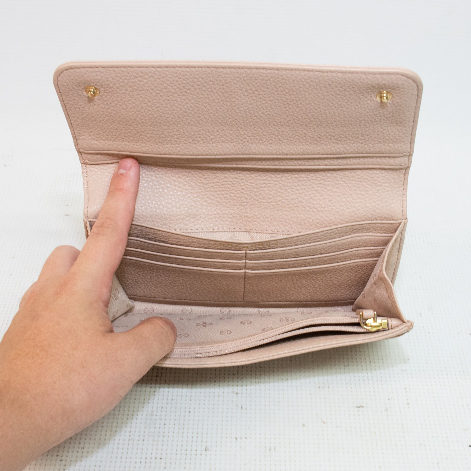 Tory Burch Bombe Light Pink Wallet