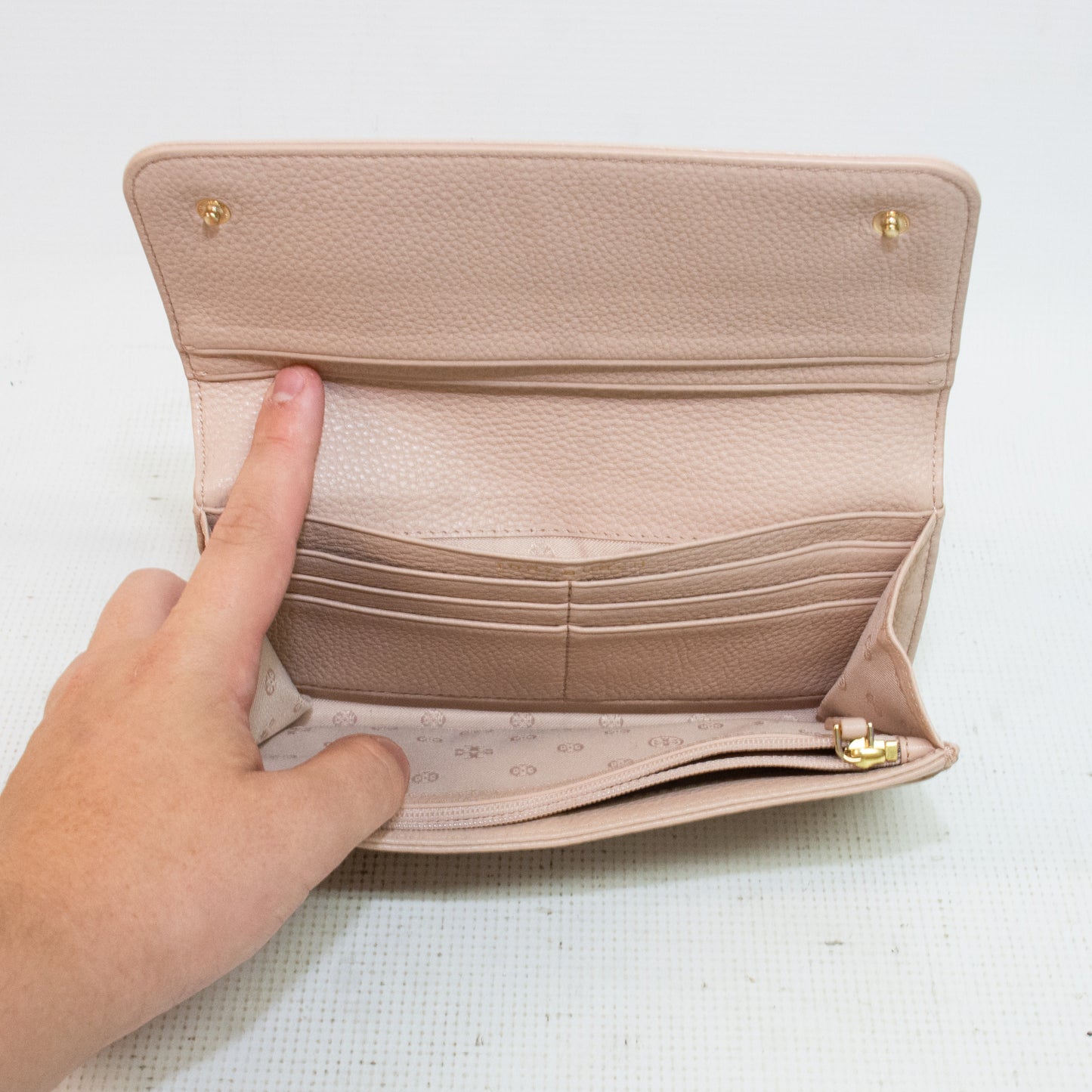 Tory Burch Bombe Light Pink Wallet