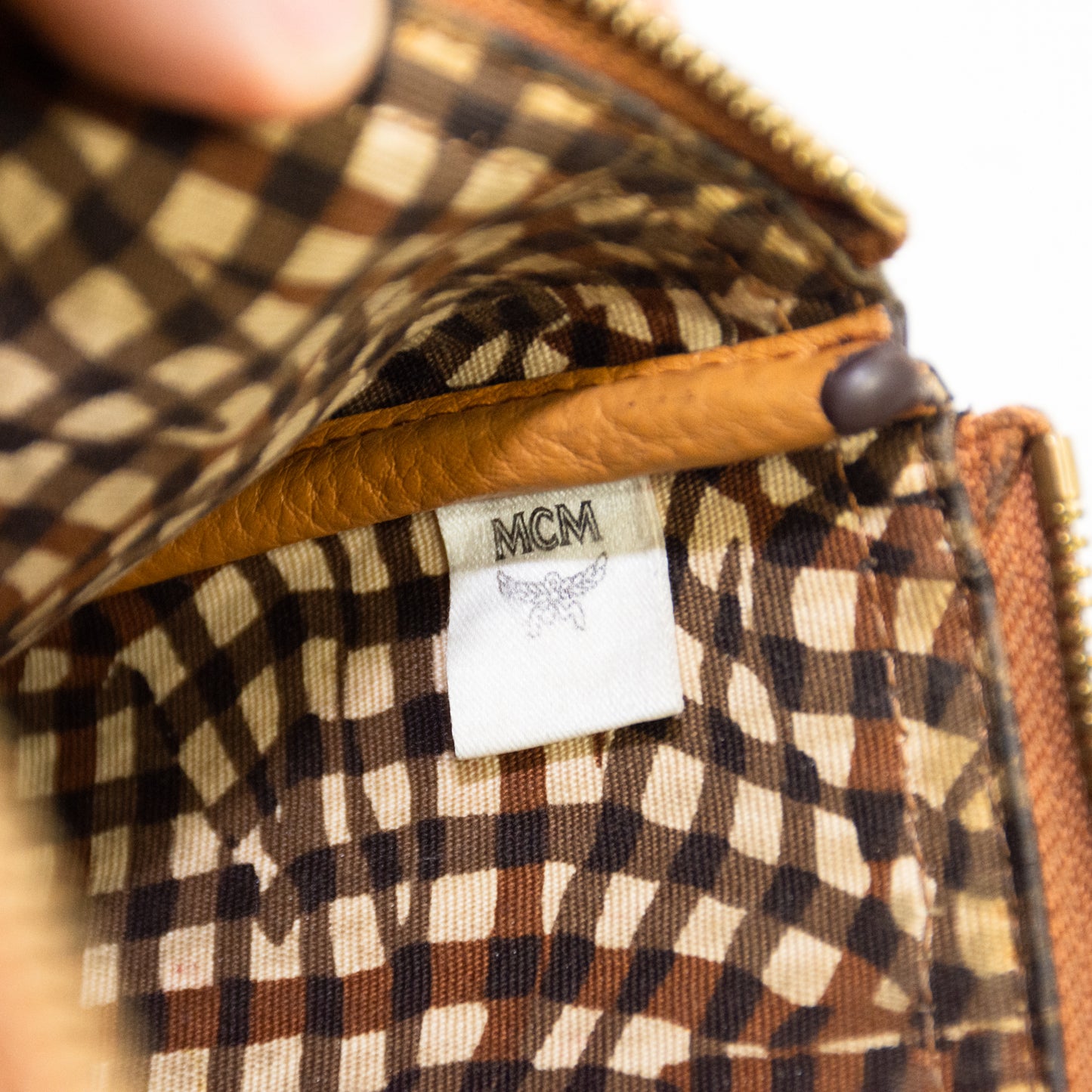 MCM Visetos OG Cognac Pouch - MWP7AVI22C0001