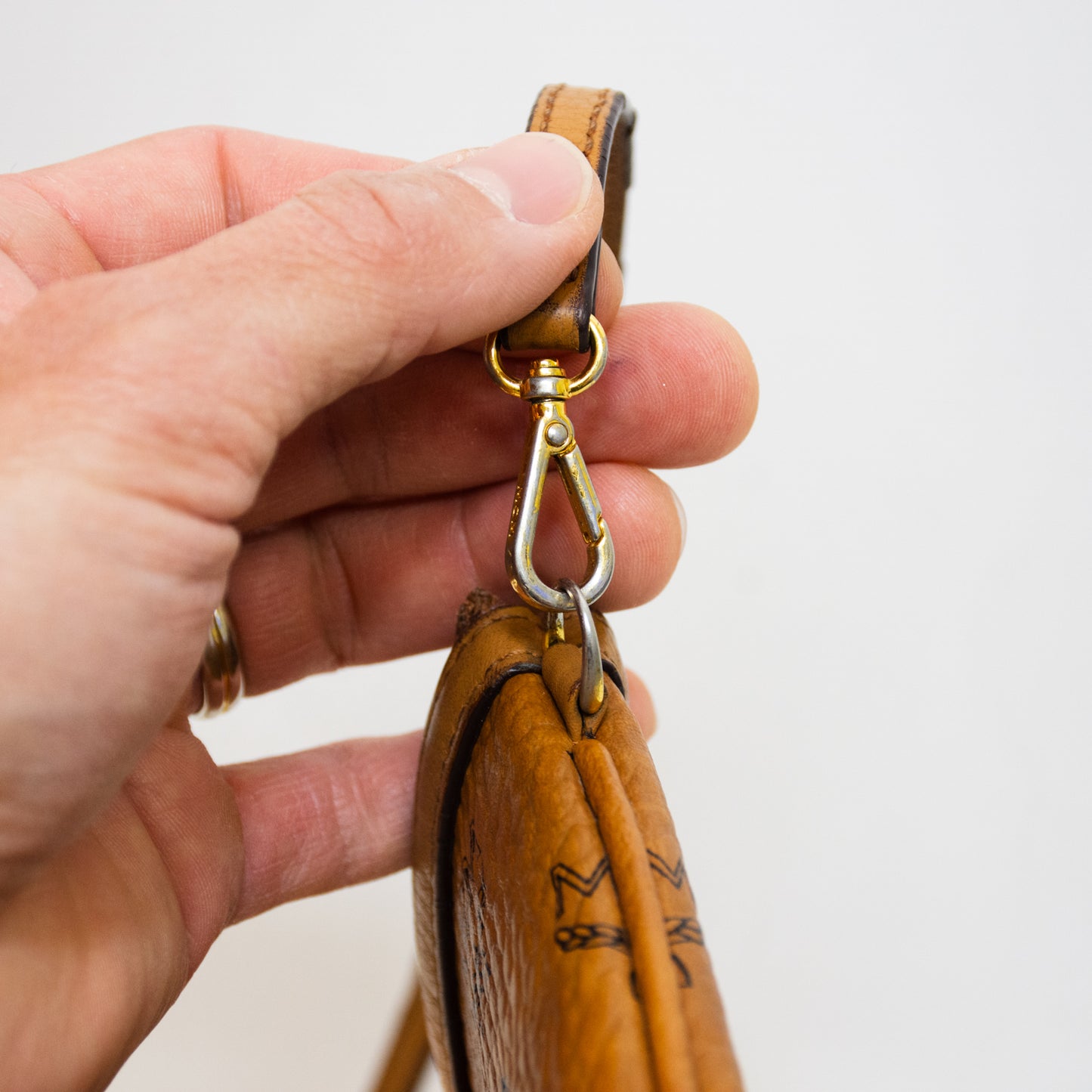 MCM Visetos OG Cognac Pouch - MWP7AVI22C0001