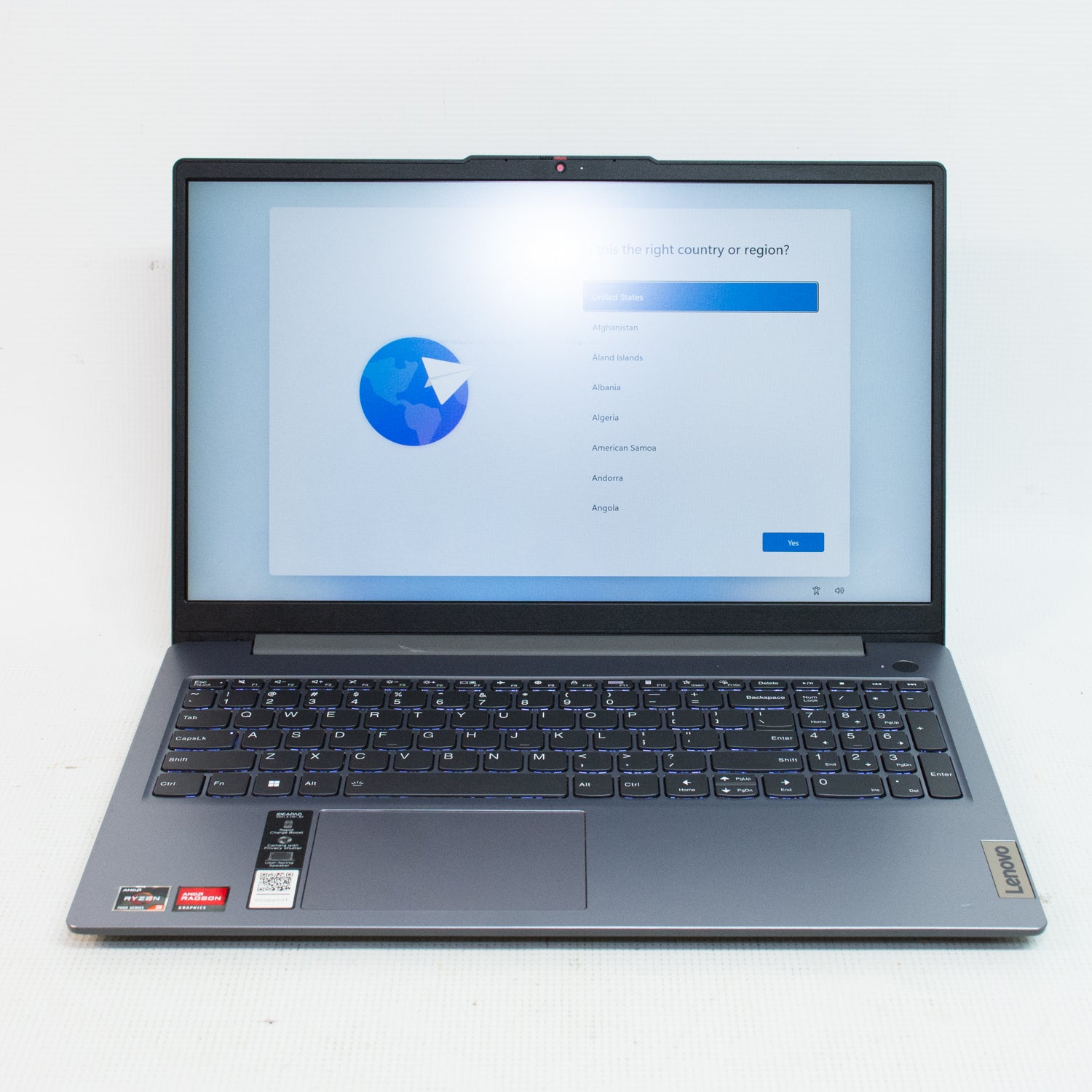 Lenovo Ideapad Slim 315AMN8 - AMD Ryzen 3-7320U @ 2.4Ghz - 8 GB Ram - 512 GB SSD