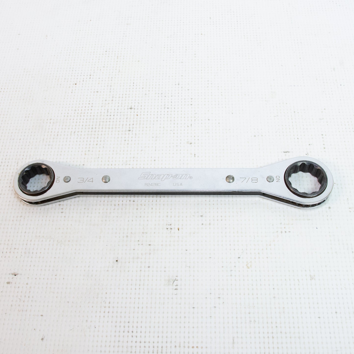 Snap-on Tools USA R2428C 3/4" x 7/8" Ratcheting Box Wrench Flat 12 Point