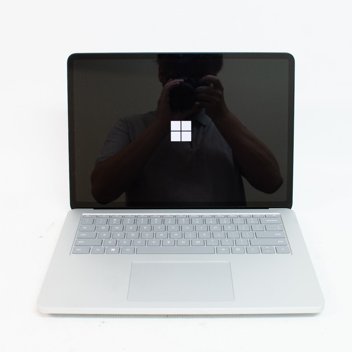 Microsoft 2029 Surface Laptop Studio 2 - Intel 13th Core i7, 16GB Ram, 512 GB, RTX 4050