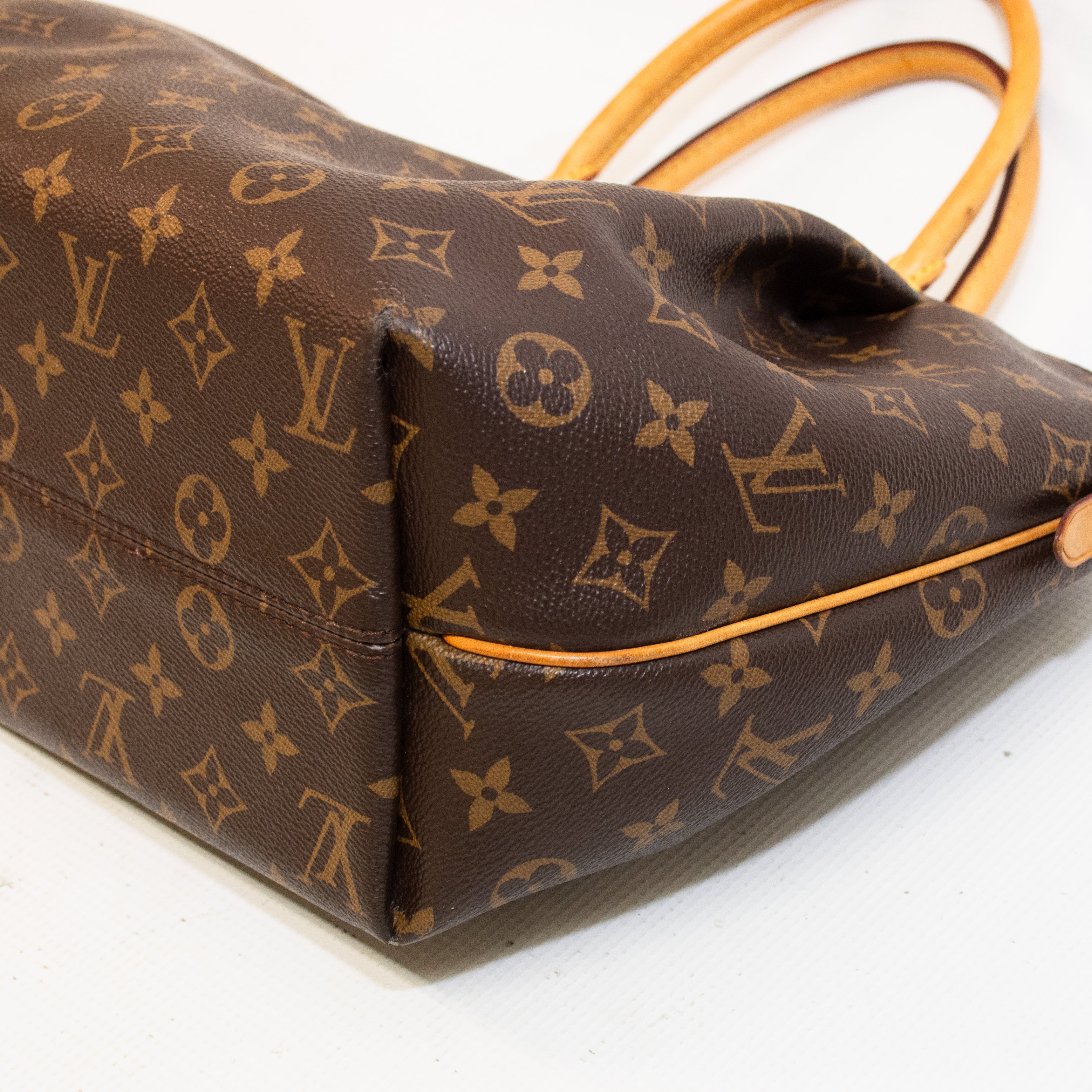 Louis Vuitton Turenne MM Satchel Bag