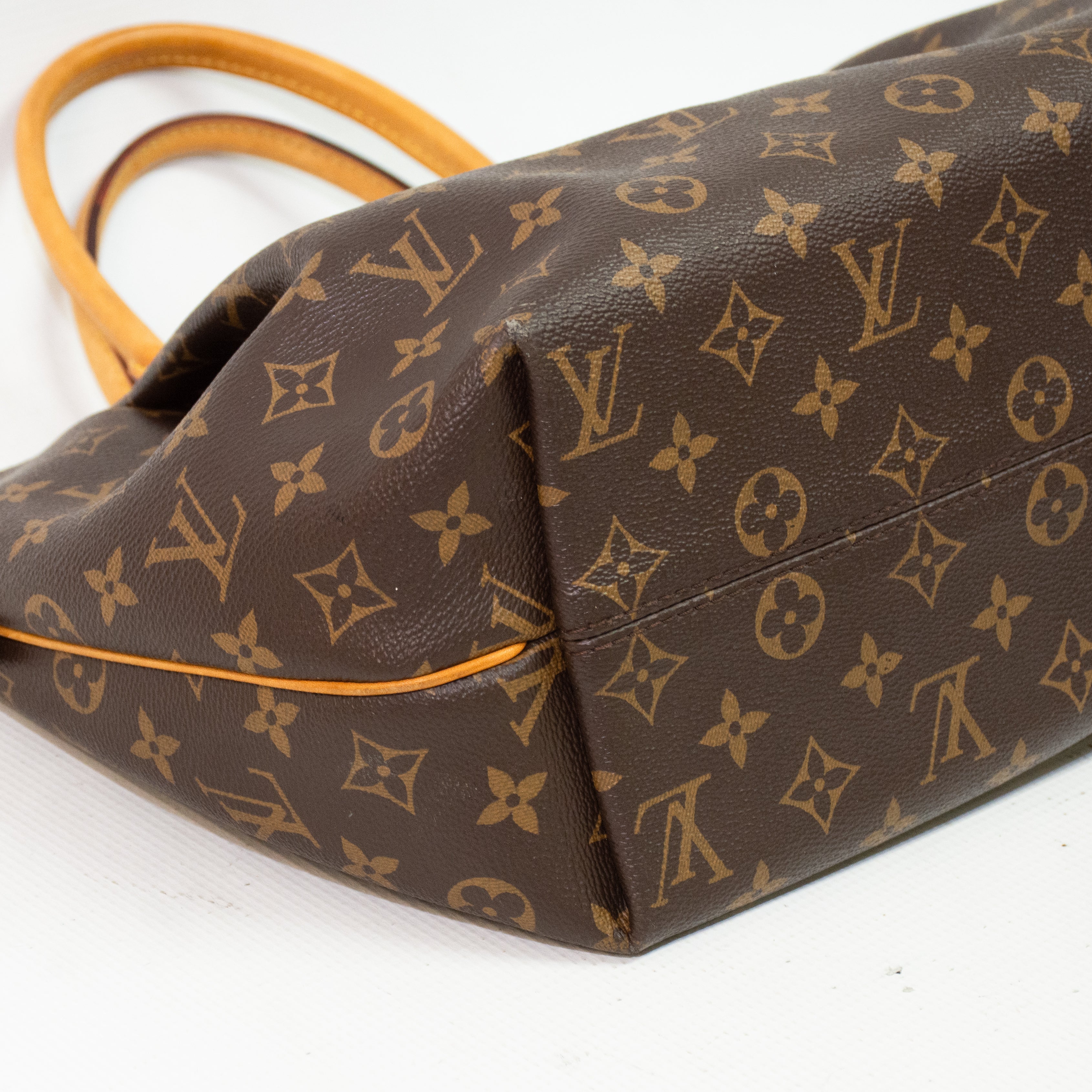 Louis Vuitton Turenne MM Satchel Bag