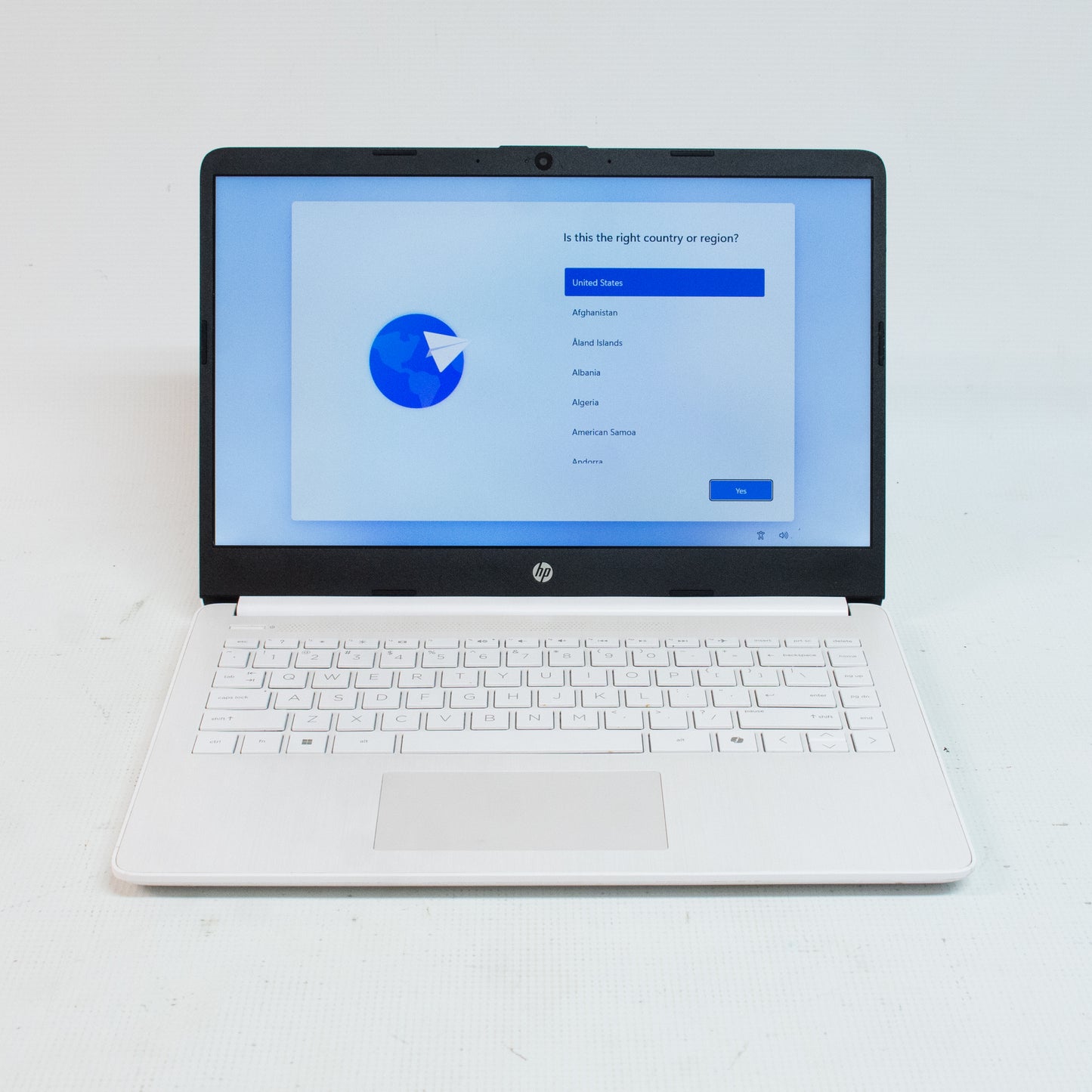 HP 14-DQ3000DX Laptop - Intel Celeron N4500, 4 GB Ram, 64 GB SSD
