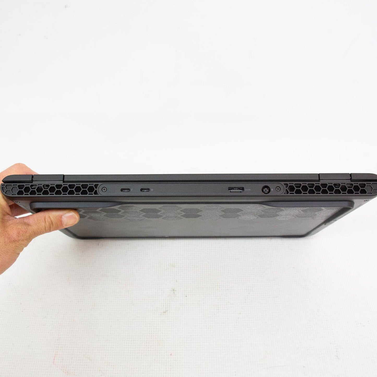 Alienware M16 R2 Gaming Laptop - Intel Core Ultra 7 155H, 1TB SSD, 16 GB Ram, GeForce RTX 4060 8 GB GDDR6