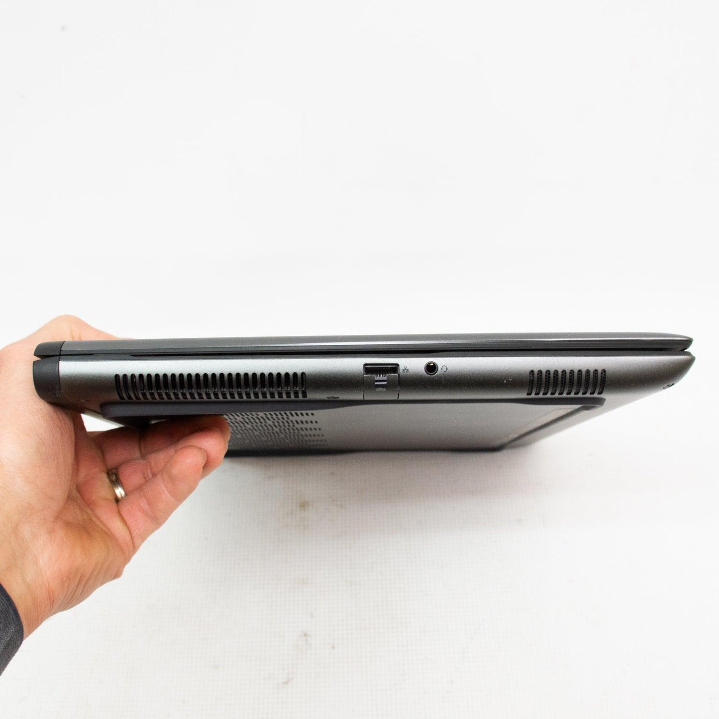 Alienware M16 R2 Gaming Laptop - Intel Core Ultra 7 155H, 1TB SSD, 16 GB Ram, GeForce RTX 4060 8 GB GDDR6