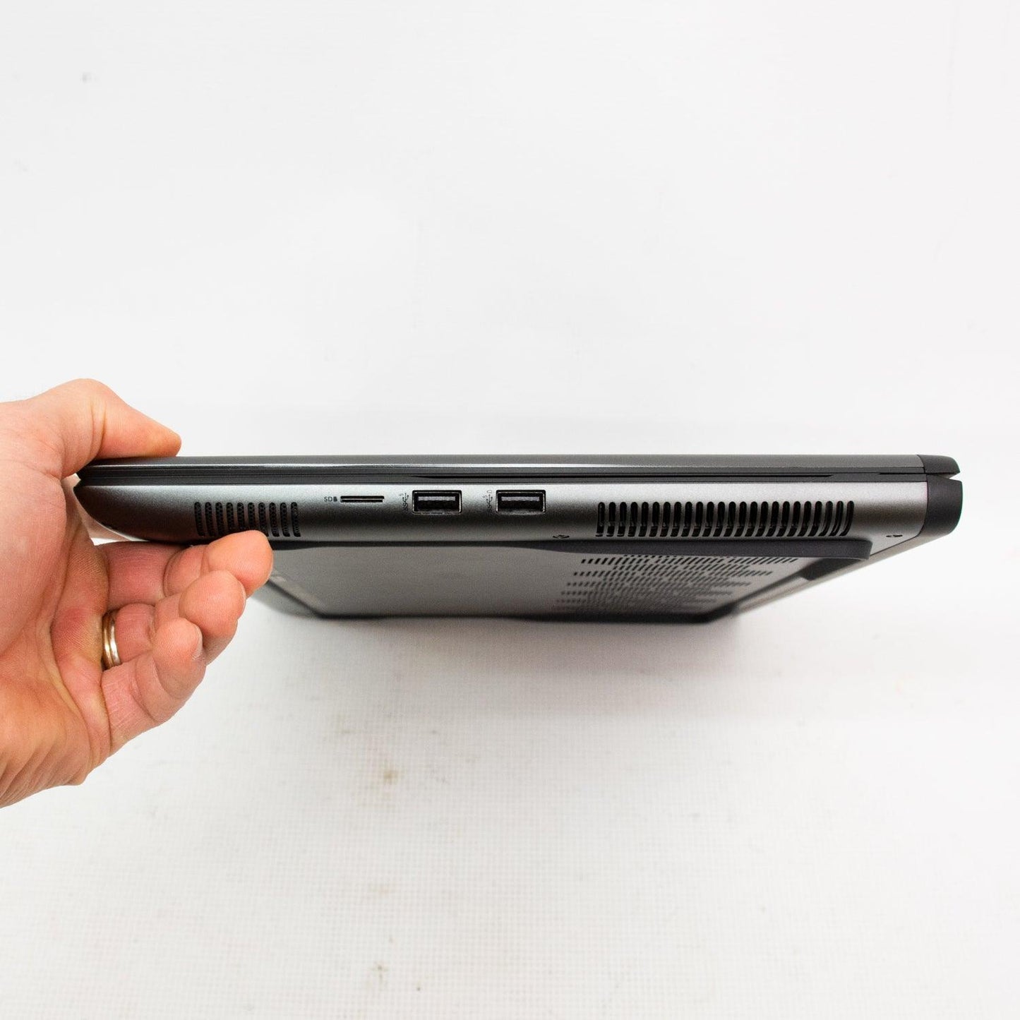 Alienware M16 R2 Gaming Laptop - Intel Core Ultra 7 155H, 1TB SSD, 16 GB Ram, GeForce RTX 4060 8 GB GDDR6