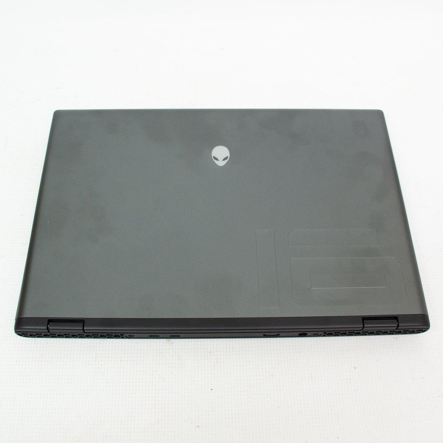 Alienware M16 R2 Gaming Laptop - Intel Core Ultra 7 155H, 1TB SSD, 16 GB Ram, GeForce RTX 4060 8 GB GDDR6