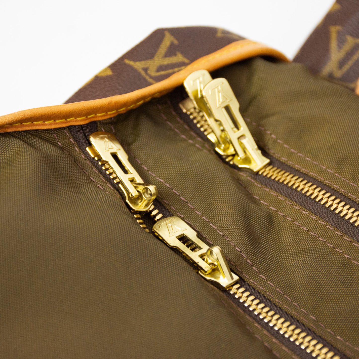 Louis Vuitton Monogram Cabin Folding 3 Hanger Garmet Travel Bag - M23420