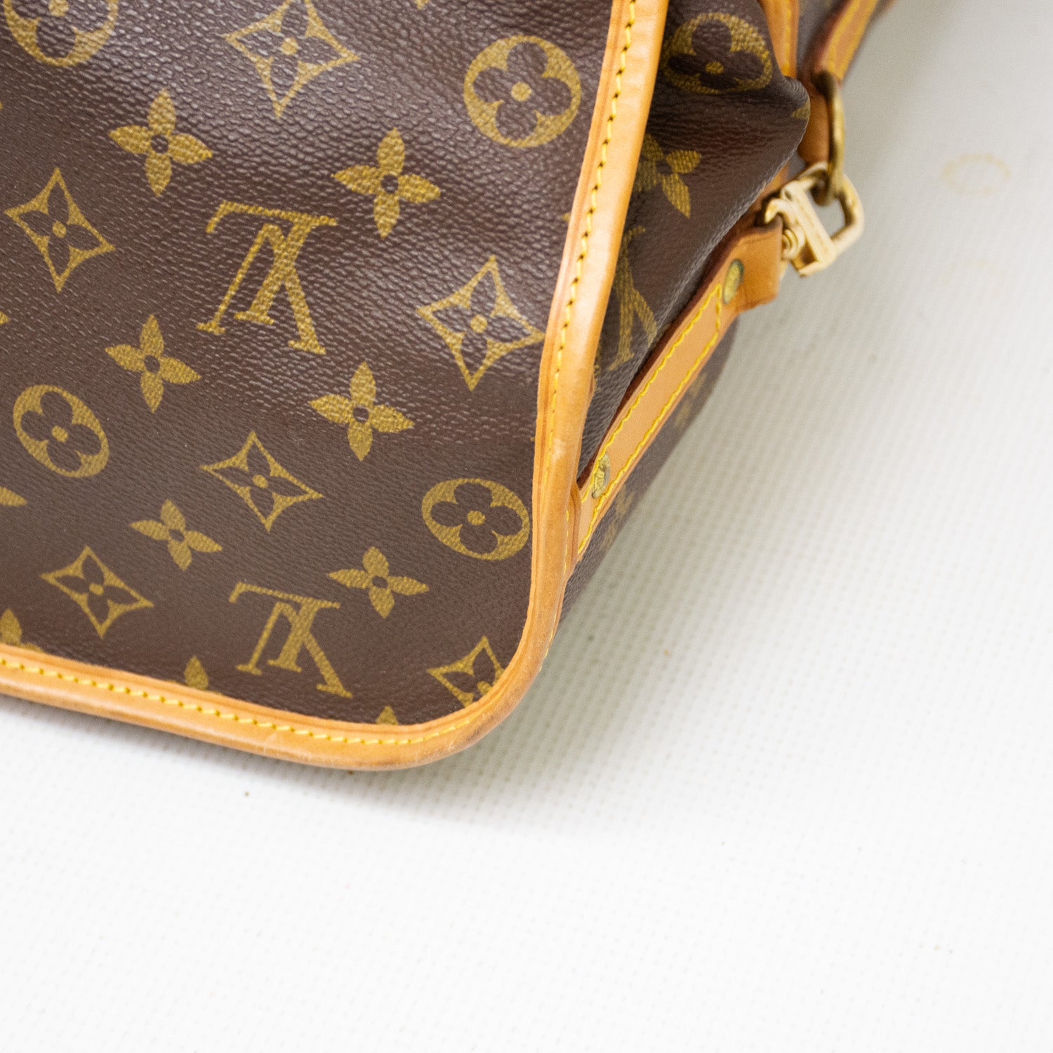 Louis Vuitton Monogram Cabin Folding 3 Hanger Garmet Travel Bag - M23420