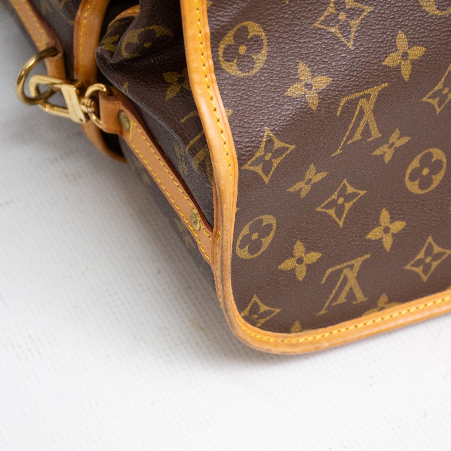 Louis Vuitton Monogram Cabin Folding 3 Hanger Garmet Travel Bag - M23420