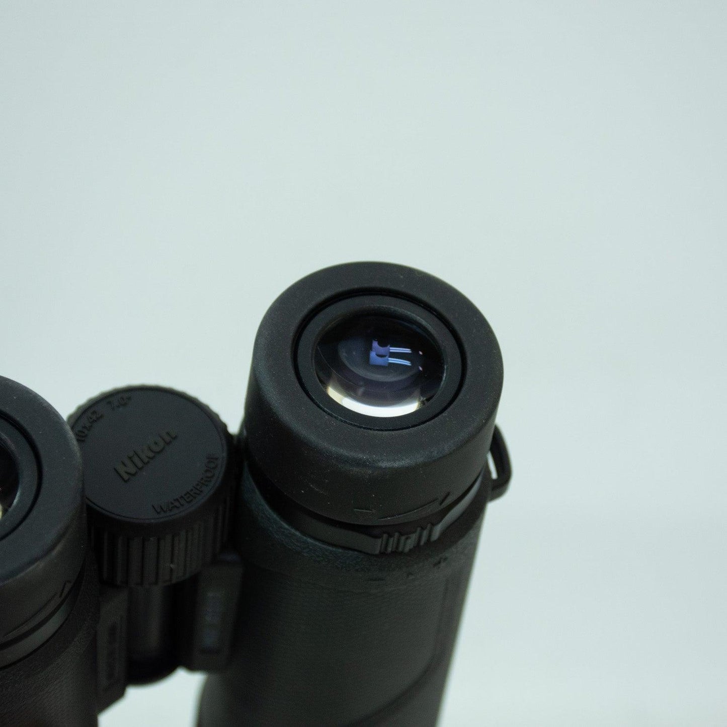 Nikon Prostaff P3 10x42 Waterproof & Fogproof Rubber-Armored Binoculars