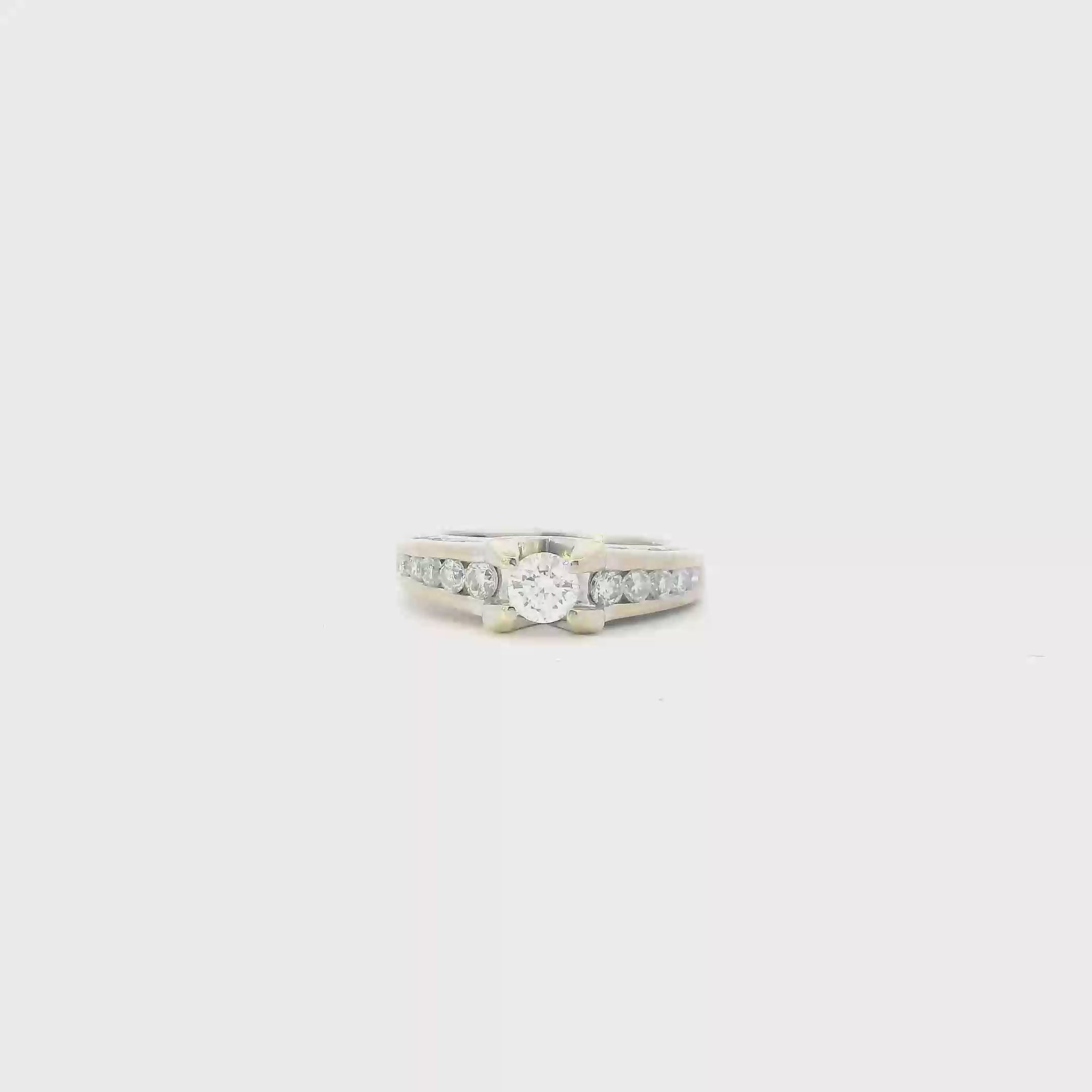 18K White Gold Diamonds Womans Ring - 0.97ct